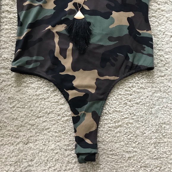 1 SMALL Camouflage Bodysuit - Picture 4 of 5
